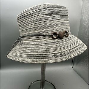 Croft & Barrow women’s gray tweed beach bucket hat